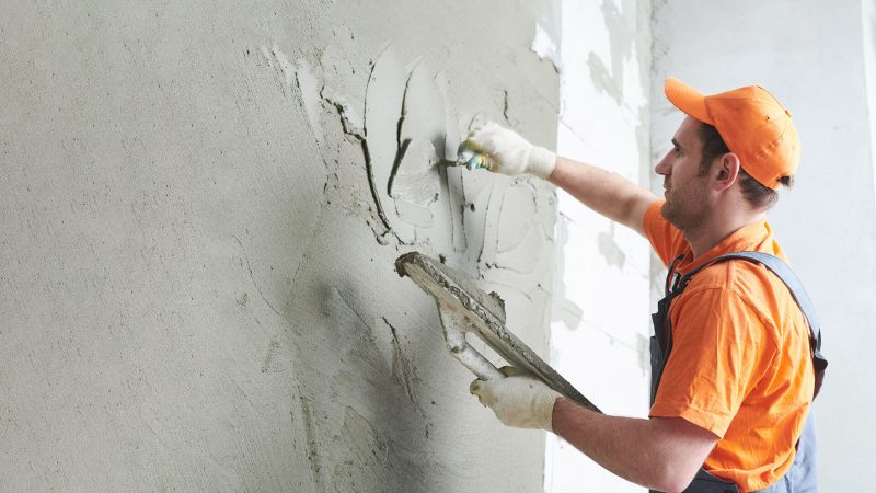 Sử dụng xi măng già và cát mịn để sửa vết nứt tường